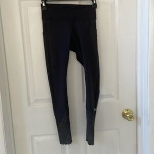 Lululemon Women's Size 2 Black Tightt Stuff Legging Reflective Dots Compression